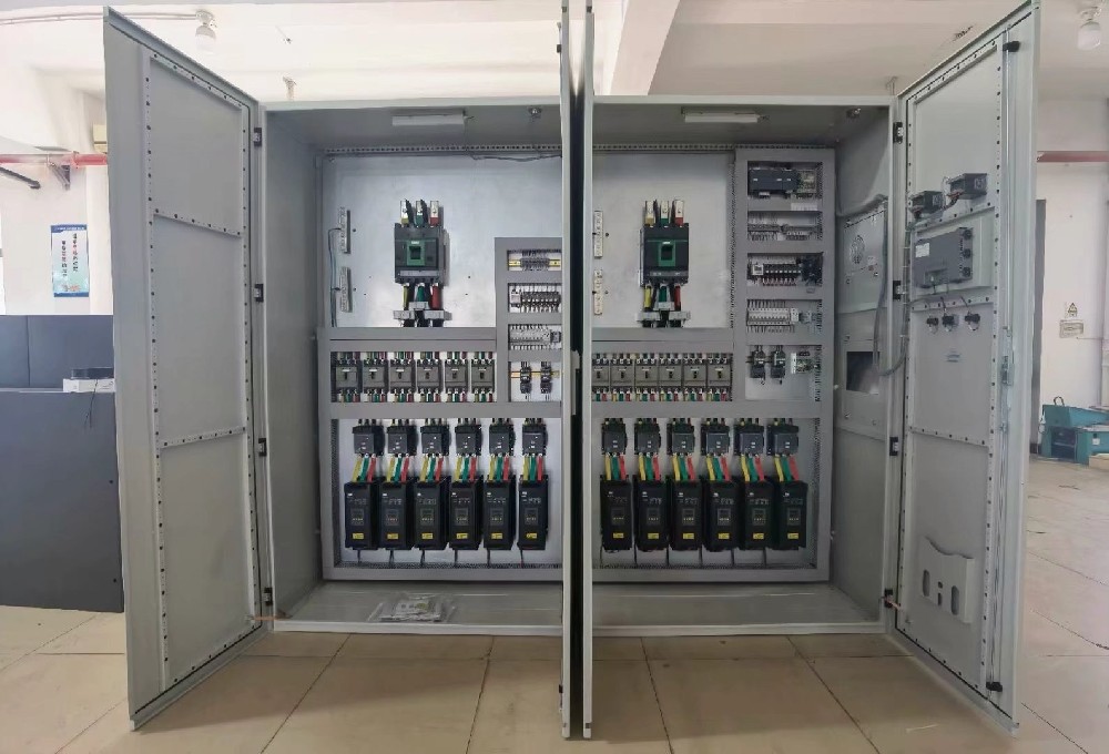 不幼心将电力调整器的表壳败坏，自行更换表壳会不会影响设备的防护等级和正常使用？