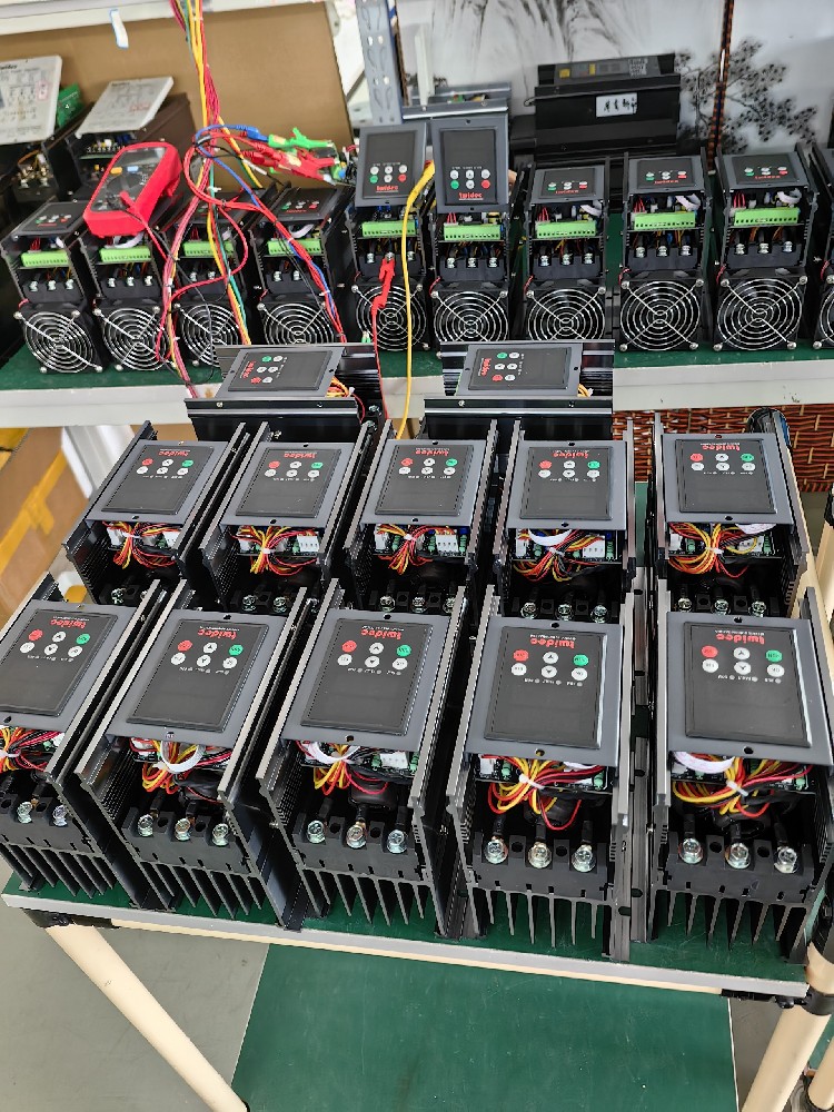 冬季环境温度过低，电力调整器启动难题，有什么有效的预热步骤或措施？