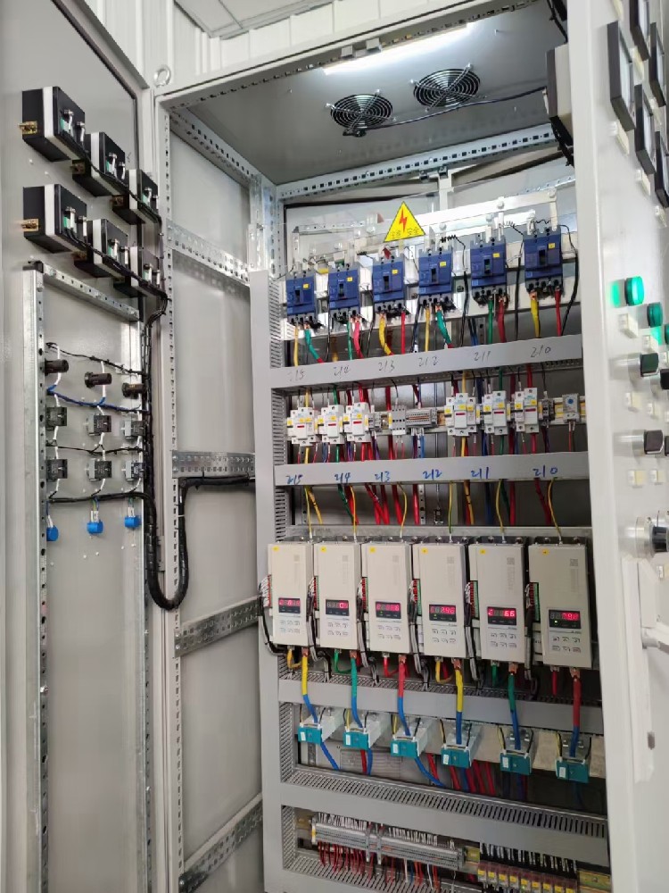 揭秘工业温控黑科技：若何实现设备 0 误差精准运行？